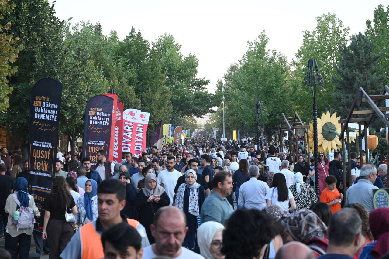 Konya GastroFest’e büyük ilgi! Yüz binlerce kişi lezzet şölenine akın etti 8